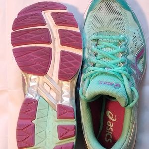 asics t6a9n
